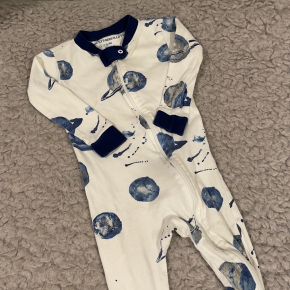 6-9M Baby Onesie Bundle 🪐👾🐻 - Picture 5 of 6